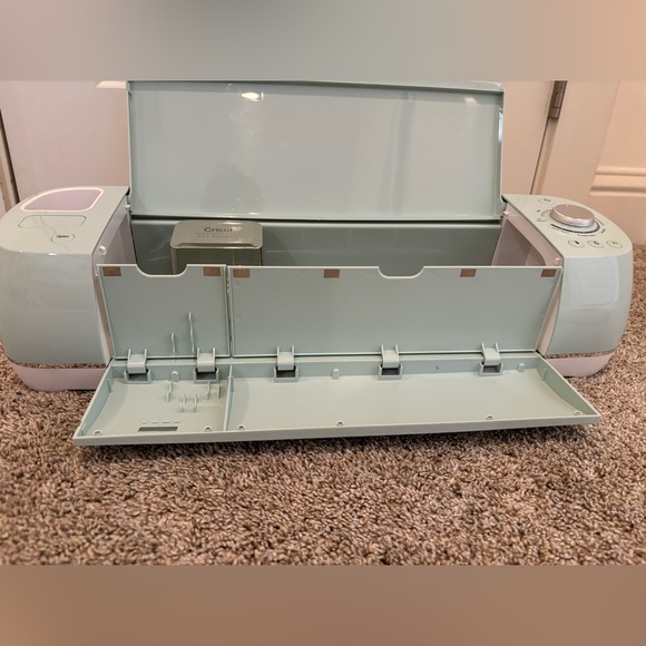 Cricut Explorer Air 2 | Included with cricut basic tools set, and with cords! - Picture 5 of 11